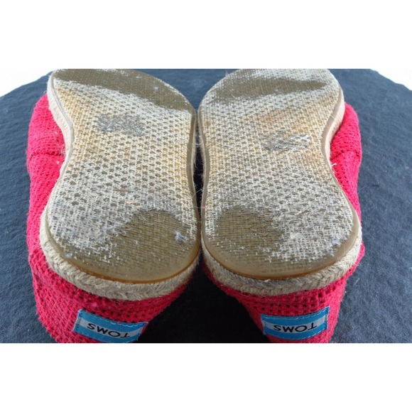 Toms Size 8 M Red Round Toe Flats Fabric Women - Picture 6 of 7